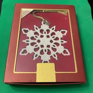 Lenox 2006 Snow Fantasies Snowflake Ornament